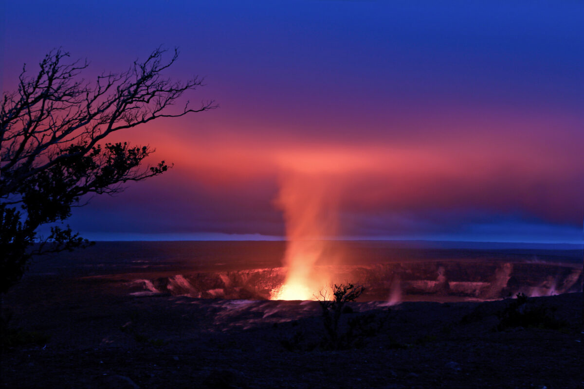 Hawaii's Kilauea Volcano (re)awakens!