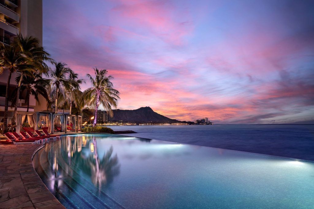 Best Oahu hotels with infinity pools