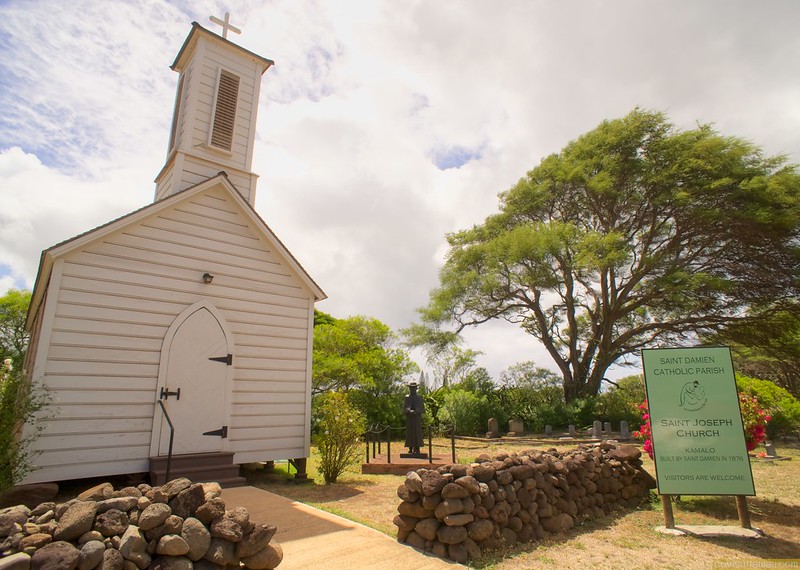 Scenic photo tour of Hawaii's historic churches
