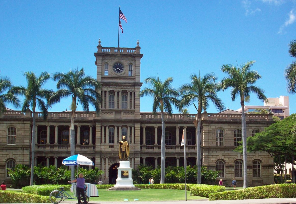 Aloha Friday Photo: Aliiolani Hale and the King Kamehameha Statue in Honolulu