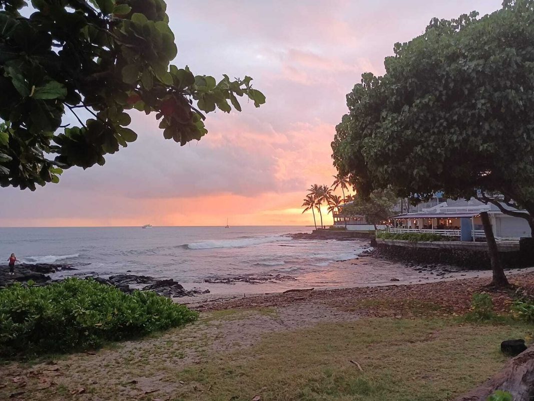 Aloha Friday Photo: Pastel sunset from Kona side