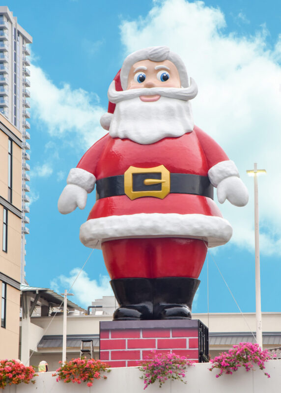 Aloha Friday Photo: Big Santa at Ala Moana Center in Honolulu